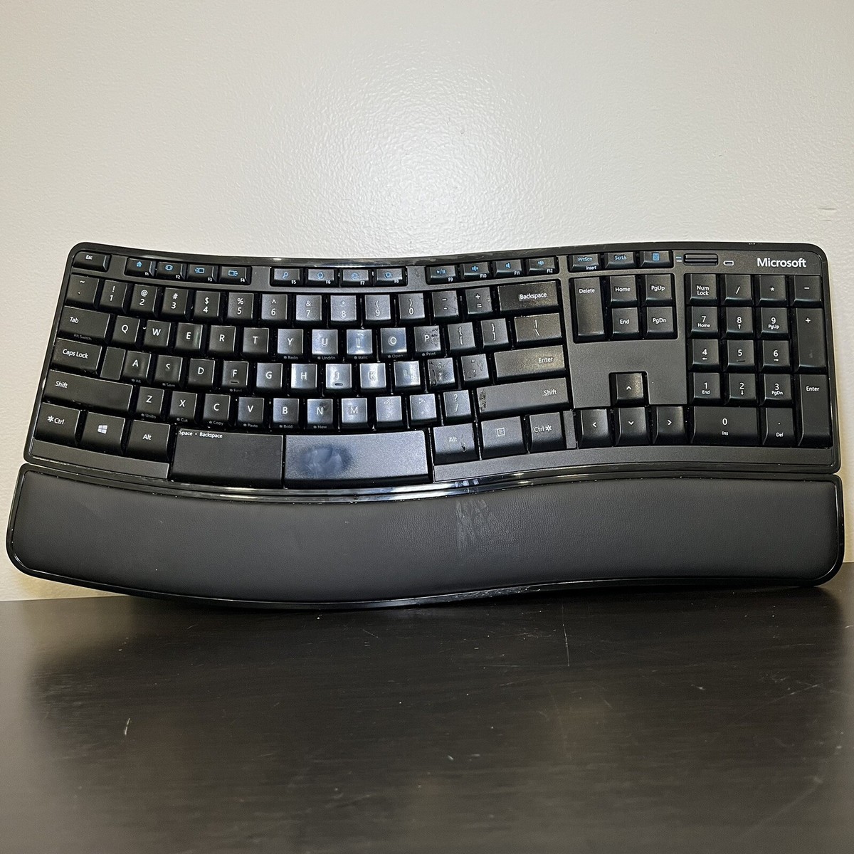 Microsoft Sculpt Comfort Wireless Ergonomic Keyboard No USB