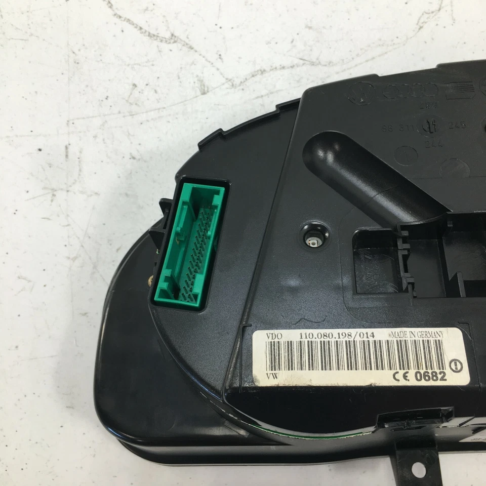 04-05 Volkswagen Passat GLS velocímetro cuadro de instrumentos fabricante de equipos originales Foto 4 de 4