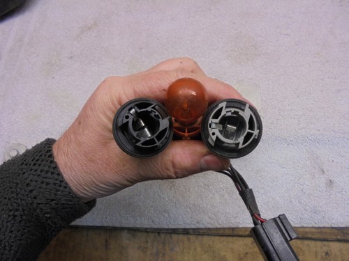 Vauxhall VX220 2.2L Rear Bulb Holders and Loom Opel Speedster Rear Bulb Holders - Picture 3 of 3