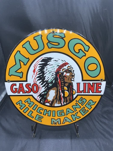 MUSGO PORCELAIN SIGN OIL GAS STATION PUMP PLATE MICHIGAN MILE MAKER 12" Vintage