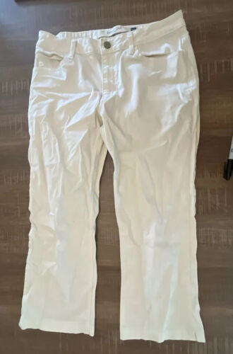 Gap Pants Women’s 8 White Cotton Bootcut Stretch - image 1