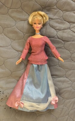 Disney Cinderella 12  Doll with SPINNING Skirt 2001 READ