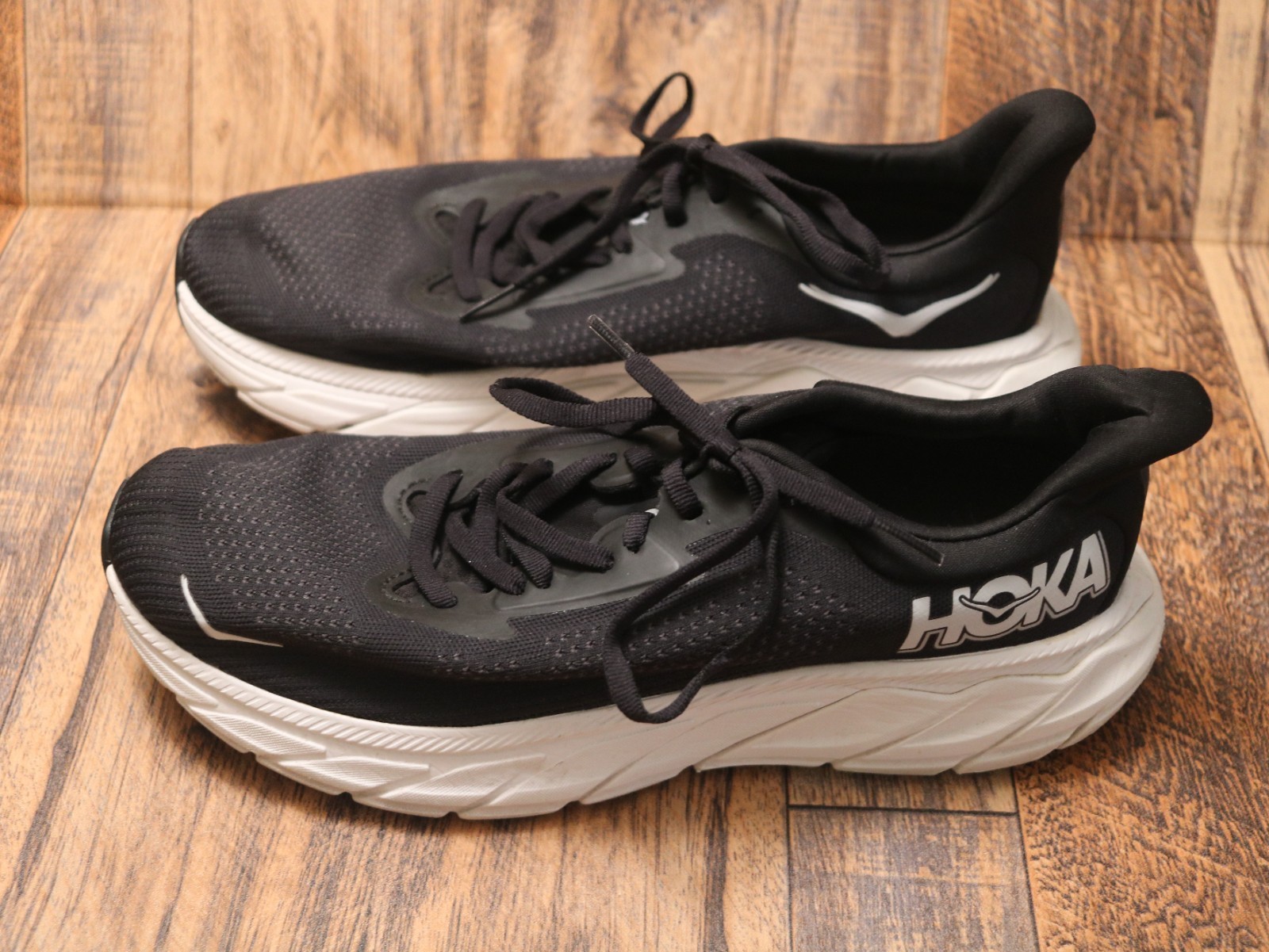 Hoka One One Arahi 7 Mens Black White Size 10.5B Walking Comfortable 
