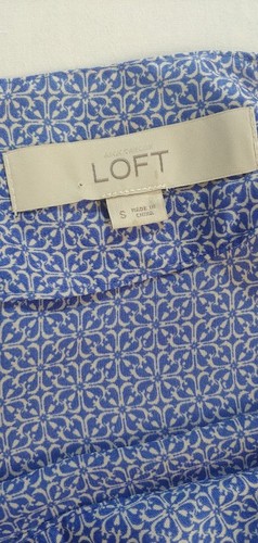 Blusa LOFT para mujer sin mangas pequeña azul blanco estampado cachemira cuello redondo - Imagen 8 de 13