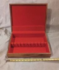 Nice Oak Wood Tarnish-Proof Silverware Storage Chest service for 12 Red felt
