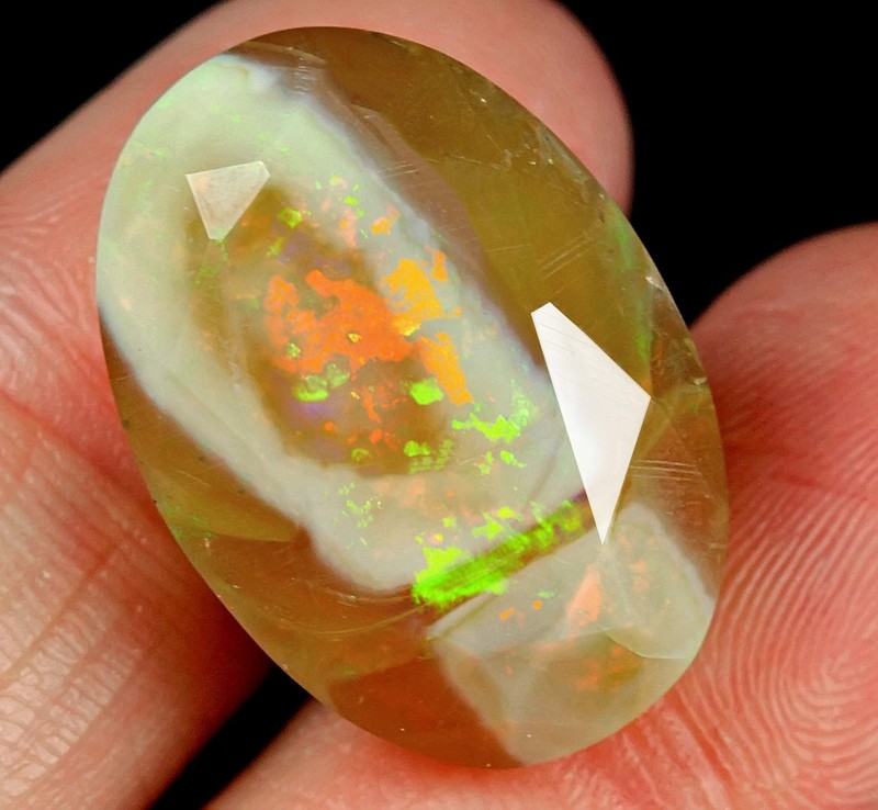 18Ct African Opal Play Of Color Faceted Cut QJL40