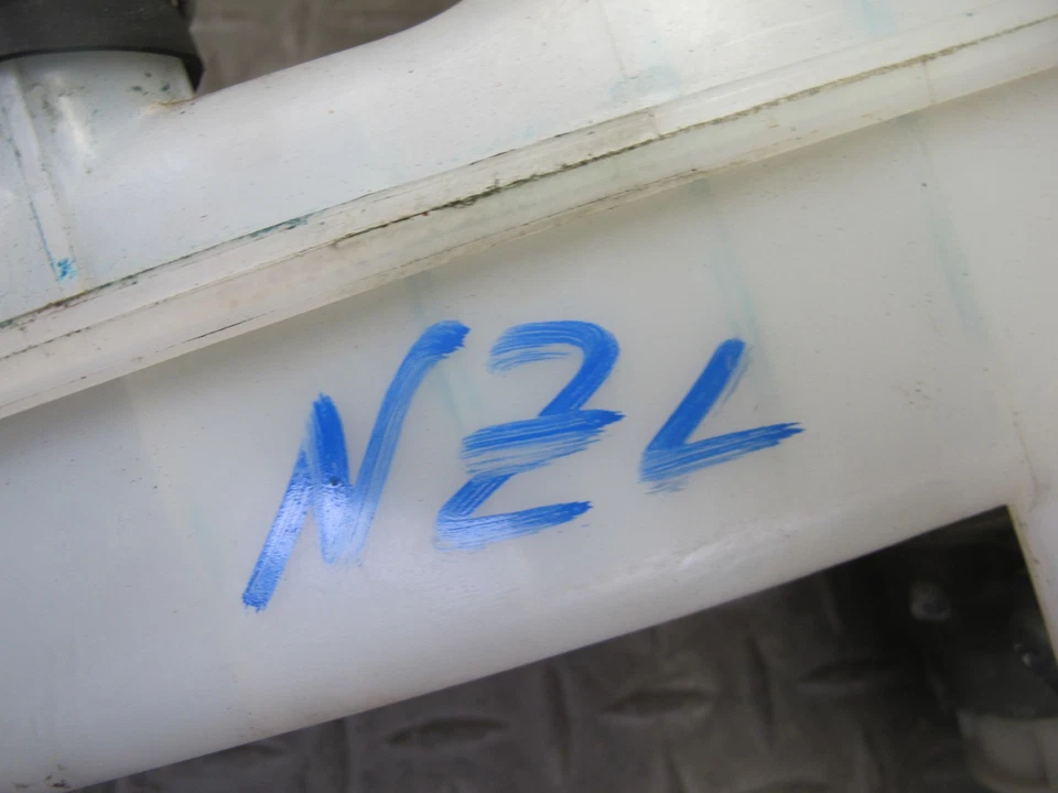 90-96 NISSAN Z32 300ZX 2+0 REAR WINDSHIELD WASHER RESERVOIR TANK W PUMPS OEM - Image 2 of 4