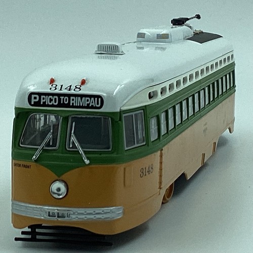1:50 Los Angeles CA PCC Streetcar Fruit Salad Livery model Corgi 55021 - Picture 2 of 4