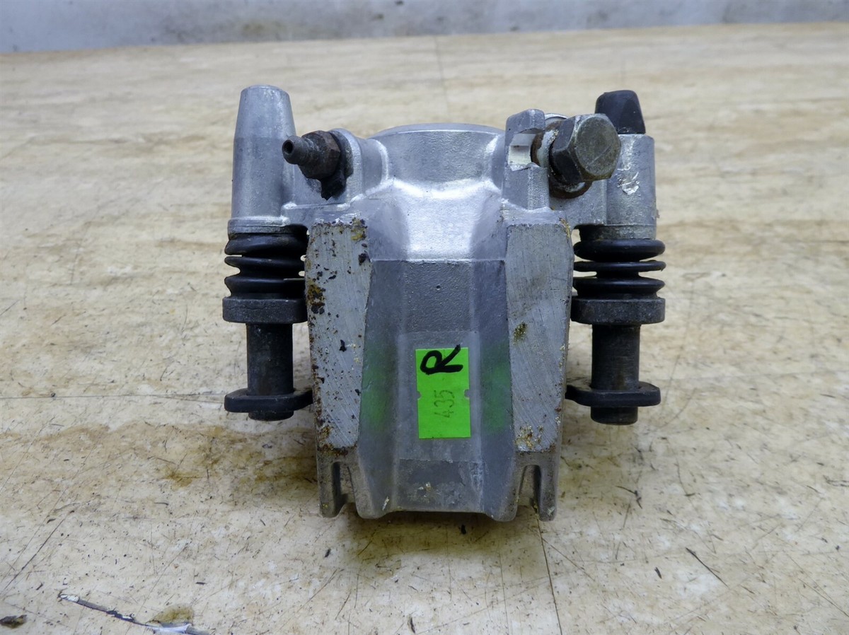 1986 Kawasaki ZX1000 Ninja K435. right front brake caliper
