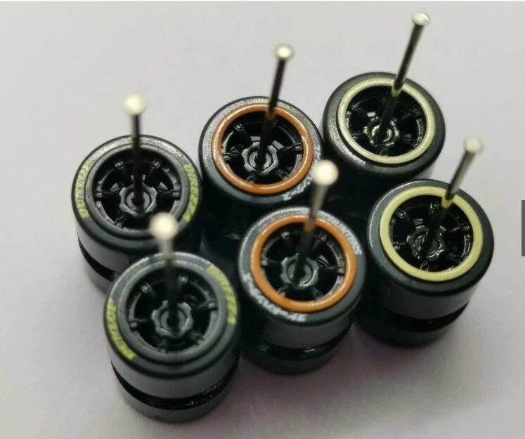 Neumáticos de plástico CS18 1:64 serie Comold - aptos para Hot Wheels Matchbox diecast - juego de 18 Foto 4 de 4