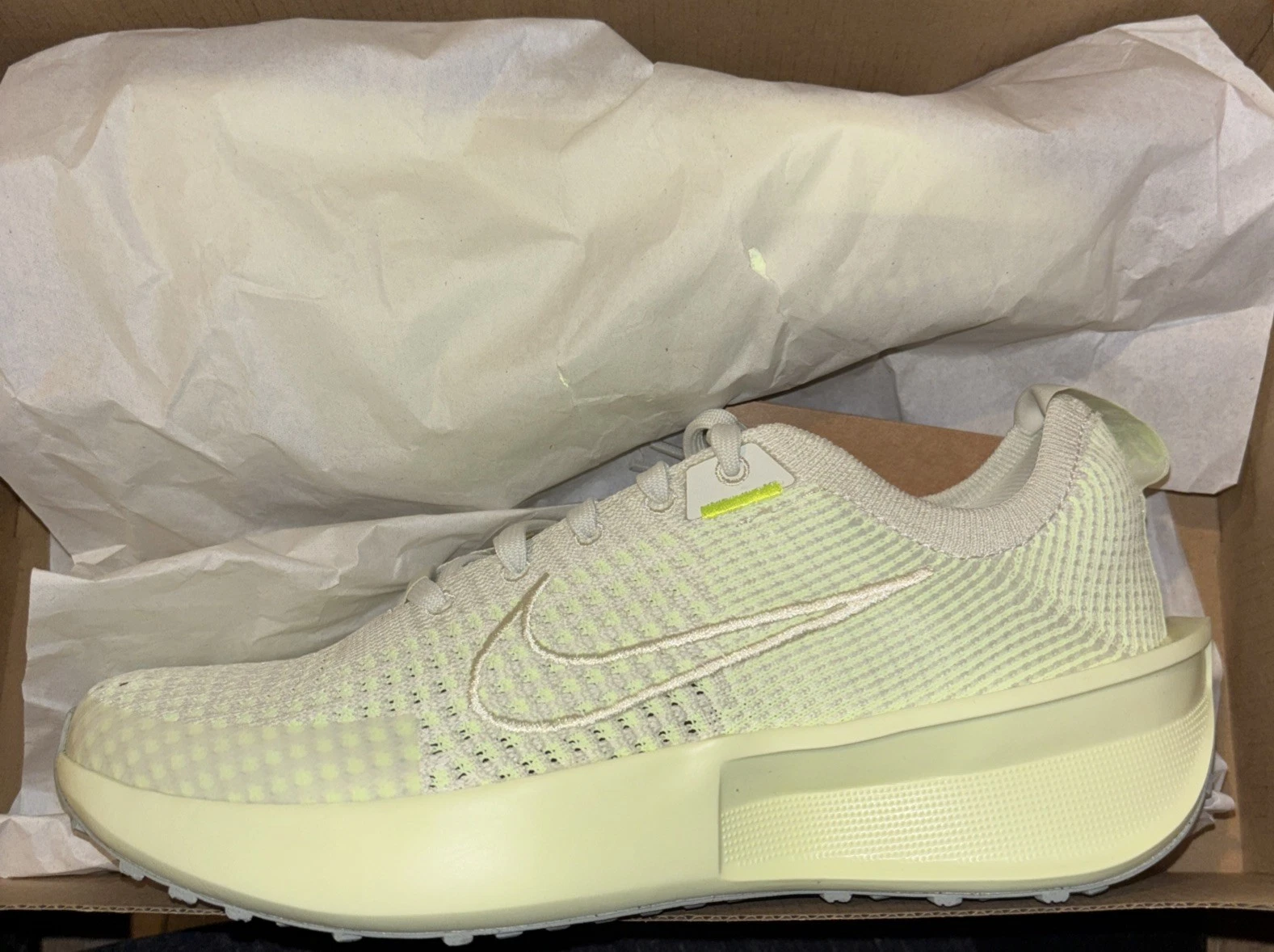 Nike Women's Interact Run Sea Glass FD2292-004 Size 6 New