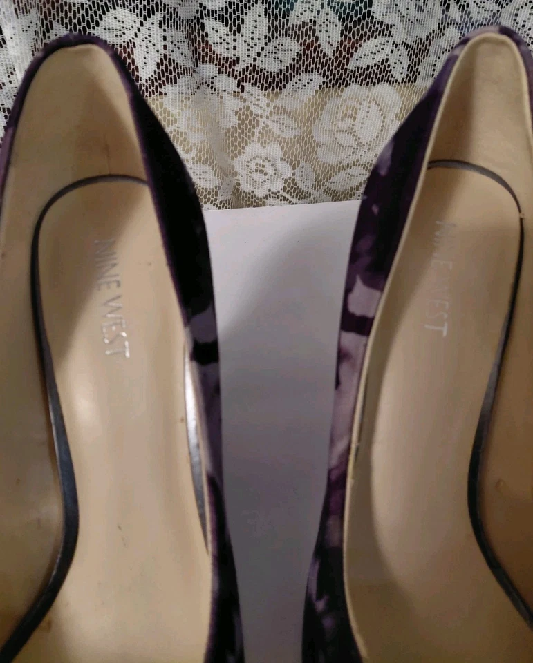 Nine West Shades Of Purple W/Jewled Broach @toe Sz 8.5M EUC Pre-Owned - Image 2 of 4