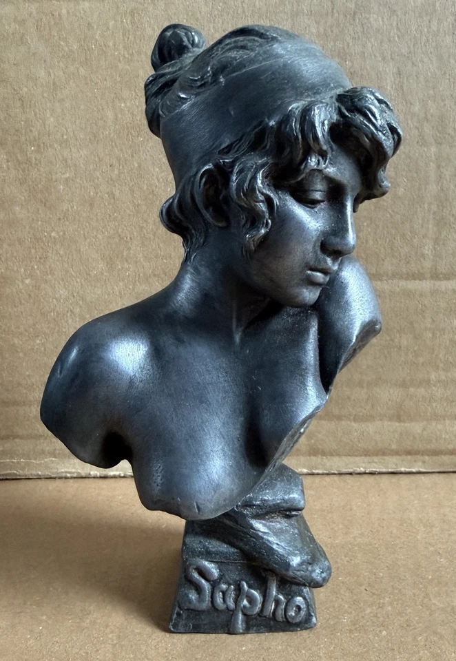 Buste de Femme en régule « Sapho « Signé E. Villanis - Photo 1/4