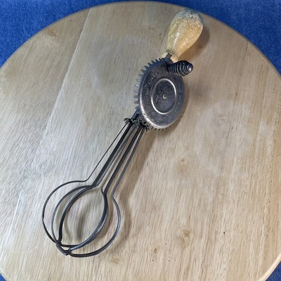 VTG A&J Hand Crank High Speed Egg Beater, Made In USA, White Wood/Blue Handle