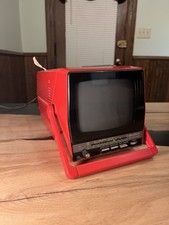Vintage RED Quasar XP1477BR Black & White 5&rdquo; TV AM/FM Radio Retro Gaming