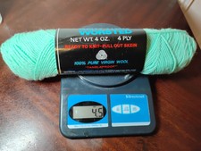 100% Virgin Wool Medium  Red Heart  Knitting ...
