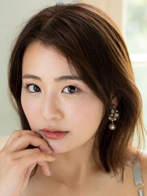Japan popular Gravure idol Natumi Hirajima 2024 wall Calendar B2 8 pieces 11268