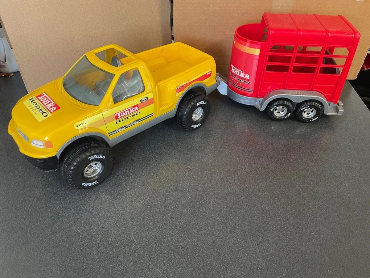 Large toy truck and horse trailer 2025