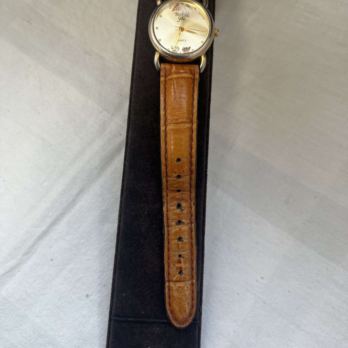Vintage Black Hills Gold Womens Watch 21mm 12k Gold Leaves New Battery 7.5\
