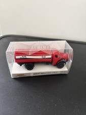 ho sai Brekina 1/87 Ref2618 Berliet GLR 8 Citerne Esso.