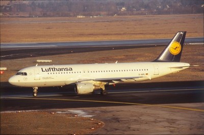 Dia D-AIPL Airbus A320-211 Lufthansa Flugzeug 35mm ungerahmt O17-3-2