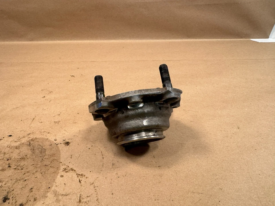 Ступица подшипника заднего дискового колеса MG Midget Austin Healey Sprite с длинными заклепками MOWOG от оригинального производителя - Изображение 3 из 4