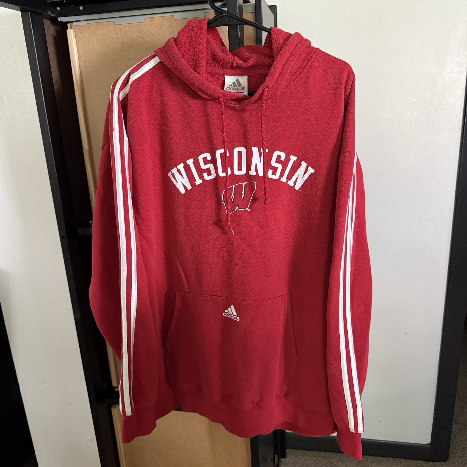 Vintage Adidas University Of Wisconsin Badgers UW Hoodie Sweatshirt Men's Large
