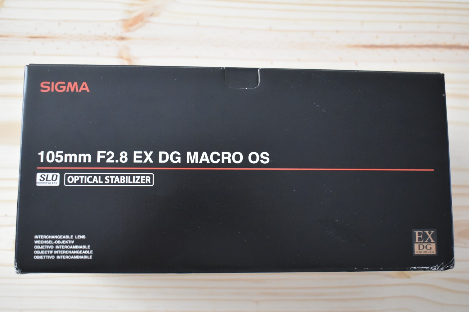 Macro 105mm F2.8 EX DG objectif photo reflex idéal pour le portrait et l'art culinaire