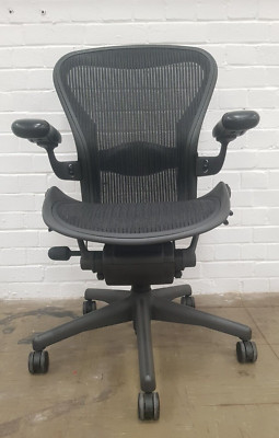 VOLL BELADENER AERON STUHL Herman Miller Größe B Graphit Lendenwirbel verstellbare Arme