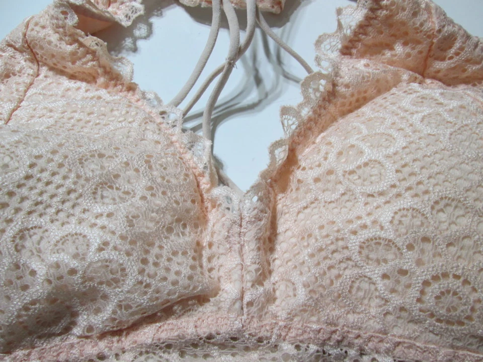 Sujetador Gilly Hicks Talla S Rosa Claro Forrado Inalámbrico Espalda Cruzada Bralette Ajustable Foto 3 de 4