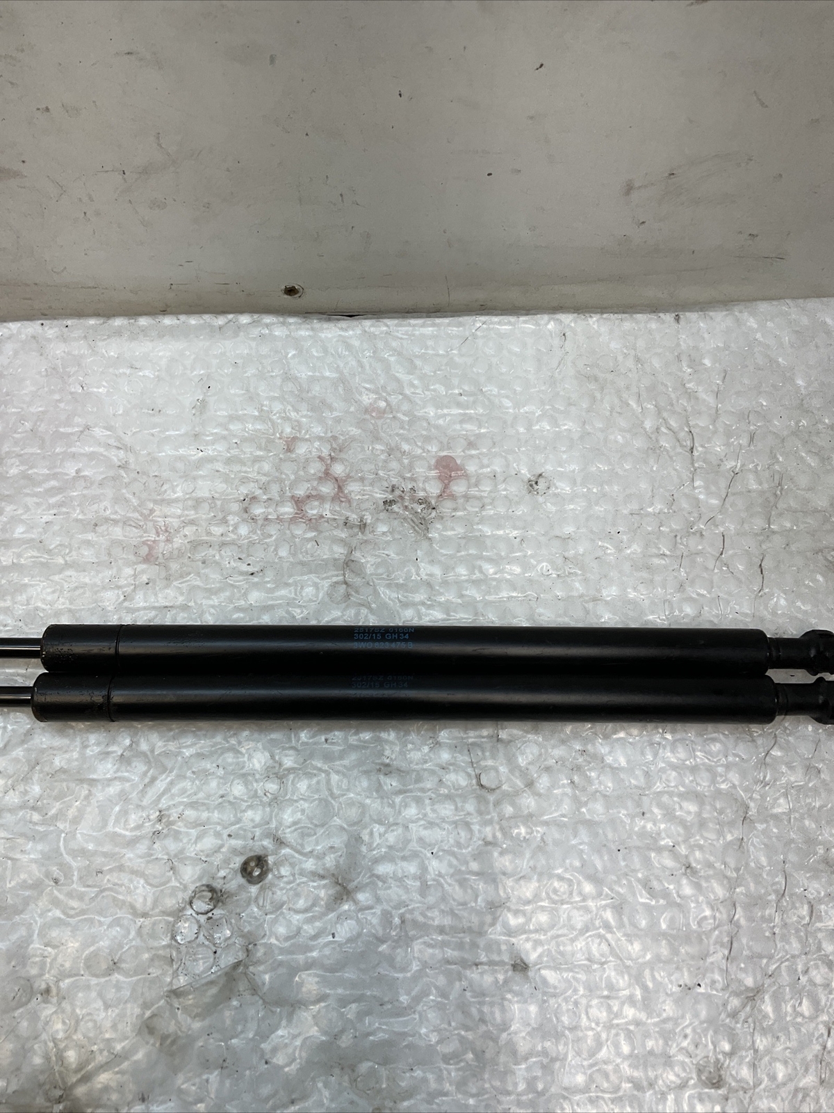 05 06 07 08 09 10 Bentley Flying Spur Hood Lift Shock Damper Set OEM 3W0823475B
