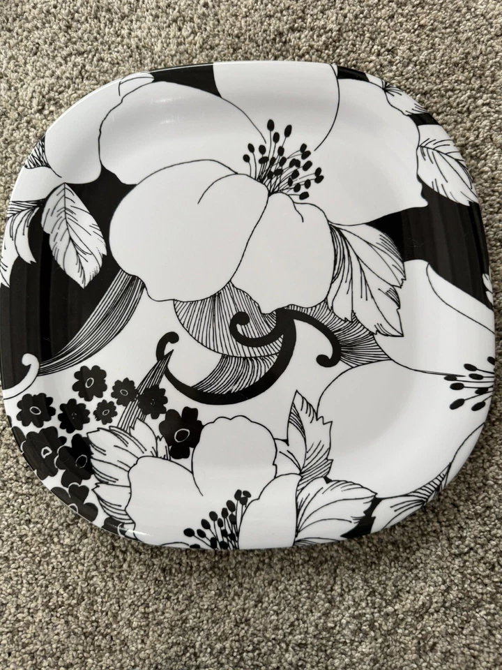 "Juego de 4 platos de cena de melamina floral blanco y negro Cynthia Rowley 11""" Foto 3 de 4