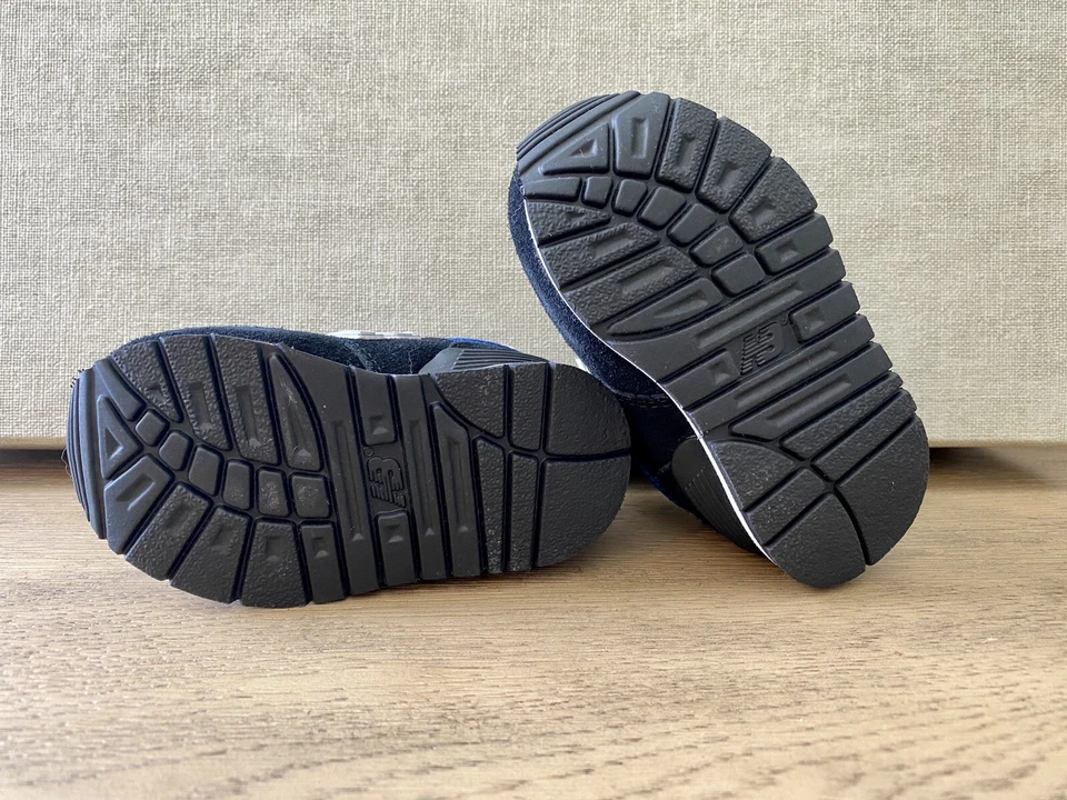 Zapatos Bebé New Balance Talla 4c Clásicos 574 Estilo Retro Negro Azul Real Foto 4 de 4