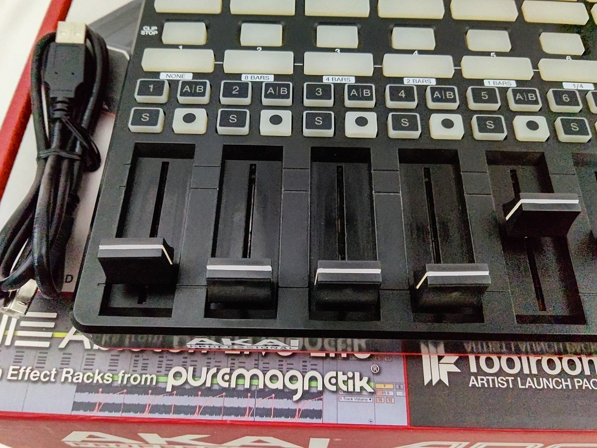 AKAI Professional APC40 MKII Ableton Live Performance MIDI USB