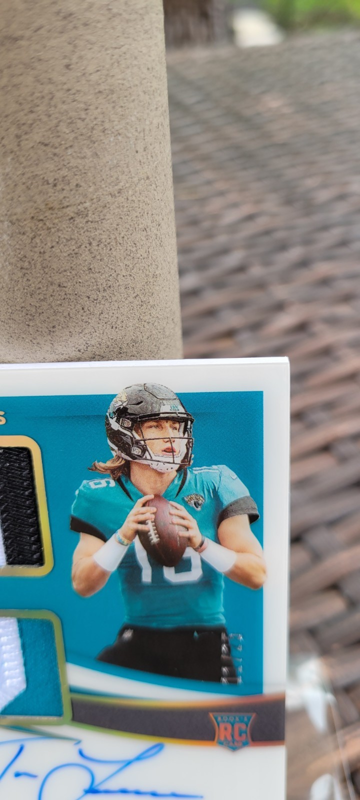 Panini 2021 Immaculate Trevor Lawrence Jaguars ISP-TL Gold /25 Auto Patch RC view 3