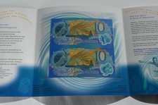 New Zealand - 2000 - $10 Millennium Notes Uncut Pair In Presentation Pack - R...