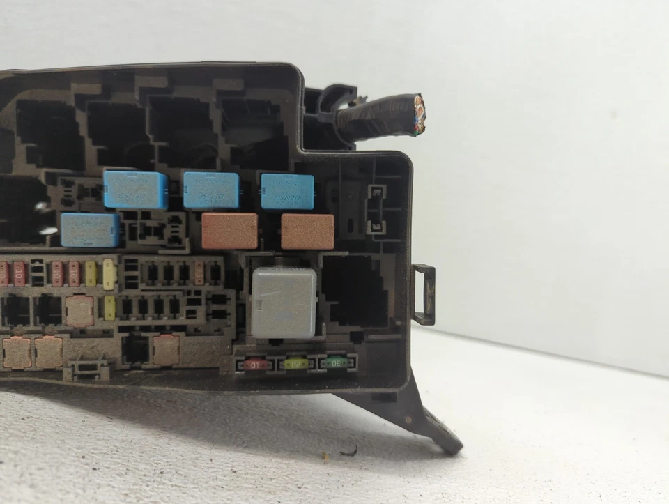 Módulo de relé de caja de fusibles Toyota Rav4 2006-2012 D4I69 Foto 4 de 4