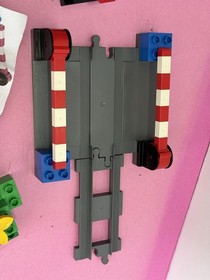 Lego Duplo Level Crossing Set 3773 Train Railroad Crossing EUC COMPLETE