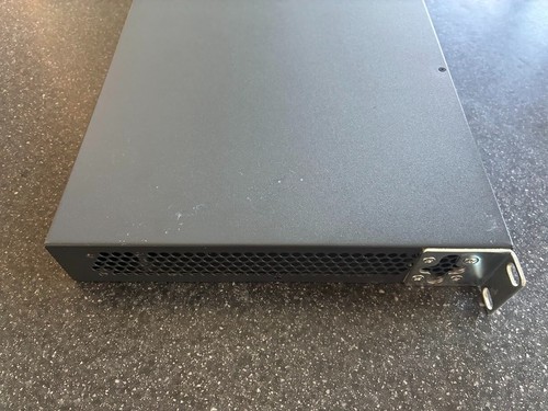 HP 1820-24G Rackmount Switch Managed J9980A With Brackets - Afbeelding 2 van 8