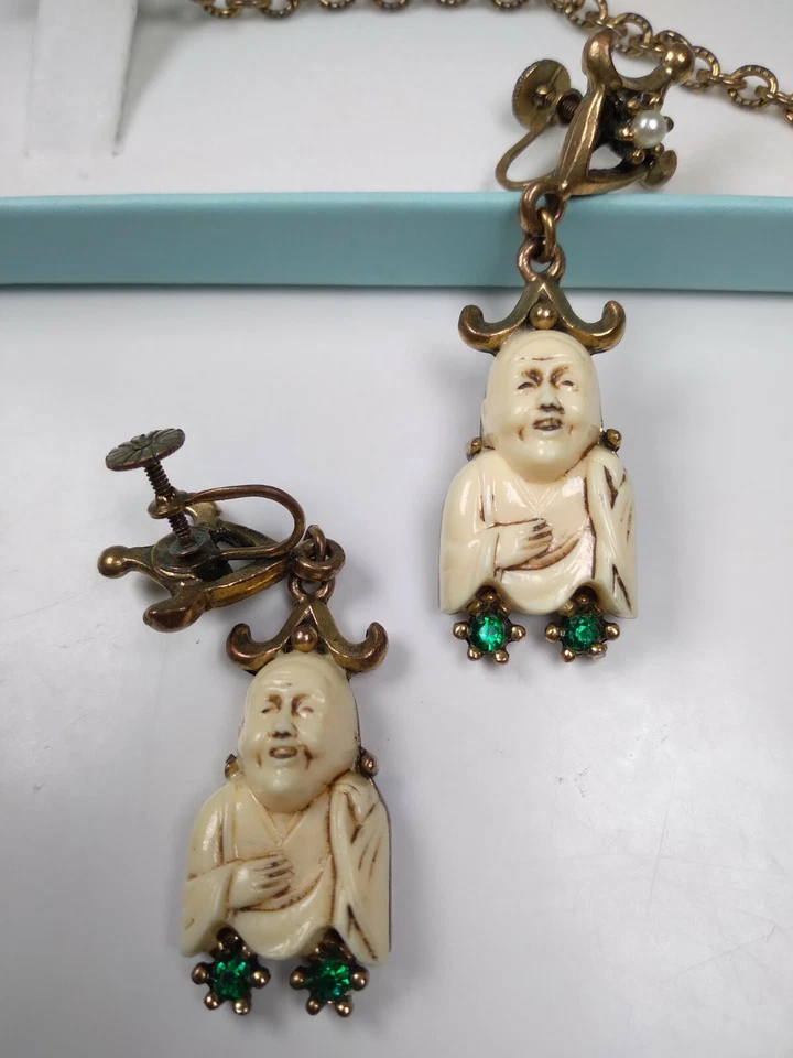 Antiguo conjunto de collar chino de piedra tallada dragón y monje con perlas semilla Foto 2 de 4