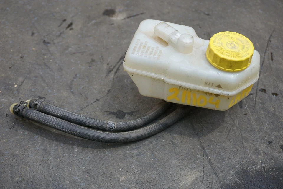 Tanque de reserva de líquido de frenos OEM McLaren 650S LH RH Spider 2016 Foto 2 de 3