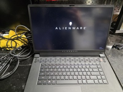 Alienware M17 R5 AMD R76800H, 16GB Ram, 2x1TB Nvme SSD, RTX 3070Ti