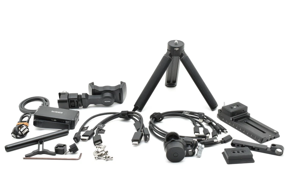 [Near Mint] DJI RSC 2 Pro Combo Camera Gimbal Stabilizer #2591487 - Image 2 of 4