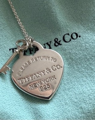 Return to Tiffany medium tag with key charm 