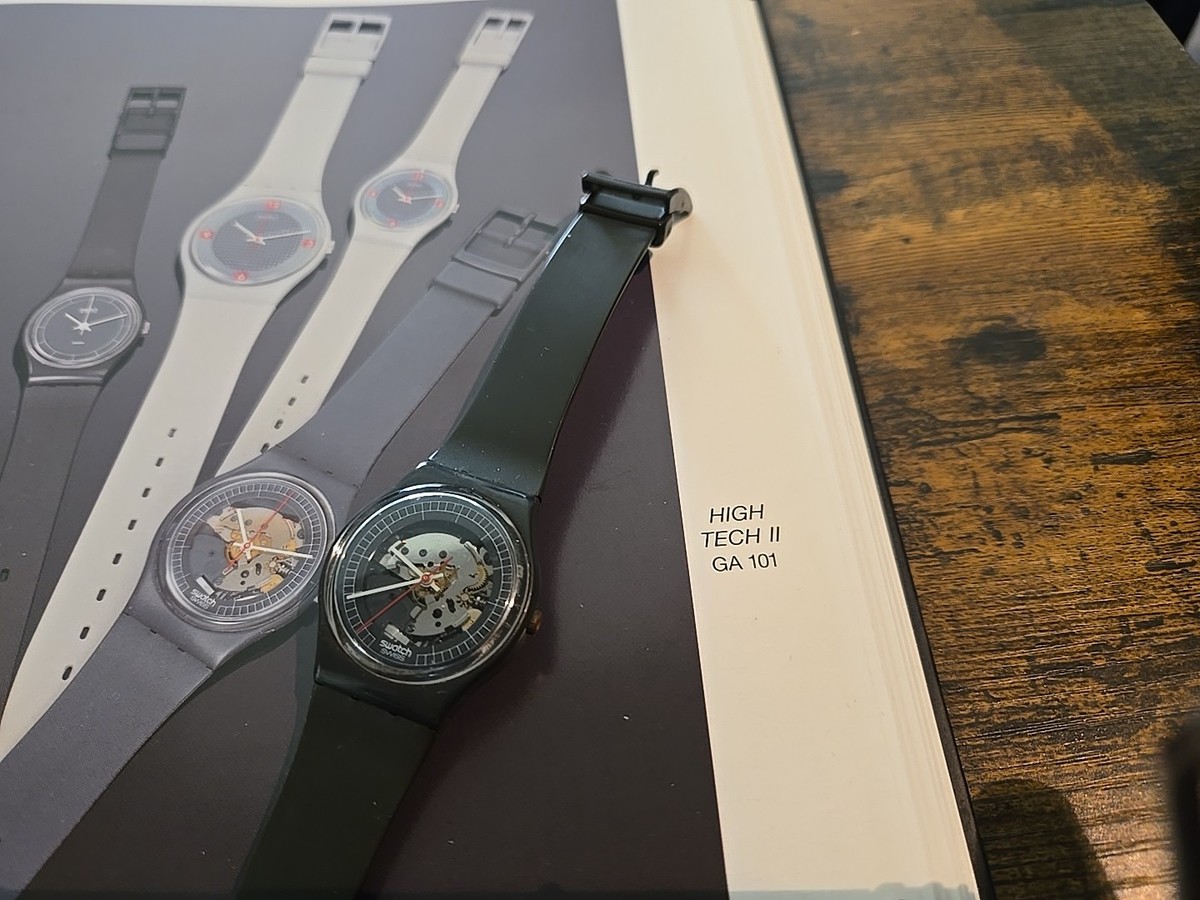 Rare VINTAGE SWATCH High Tech II WATCH AND SWATCHISSMO 