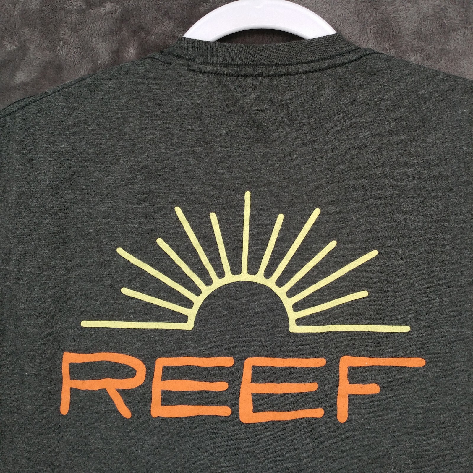 Reef TShirt Gray Short Sleeve Crewneck Logo Casual Surf Skate Medium Blend