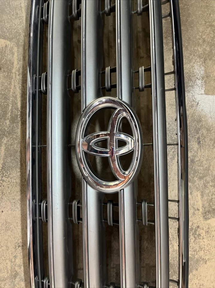 5310160580 Parrilla Toyota Land Cruiser 2008-2011 5310160480 Foto 3 de 4