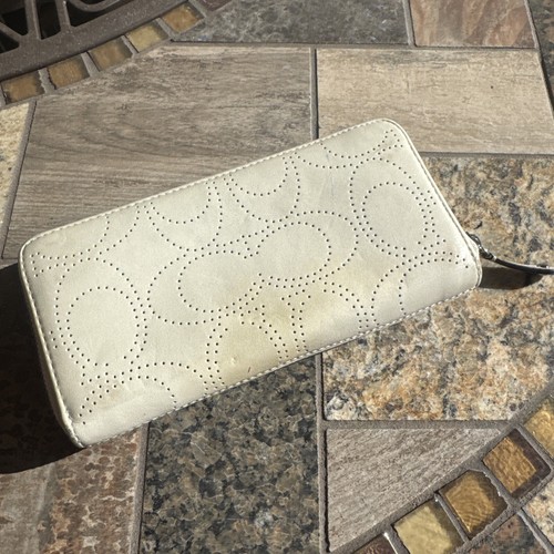 COACH Perforated Logo Signature C Leather Zip Around Accordion Wallet White U4 - Picture 2 of 7