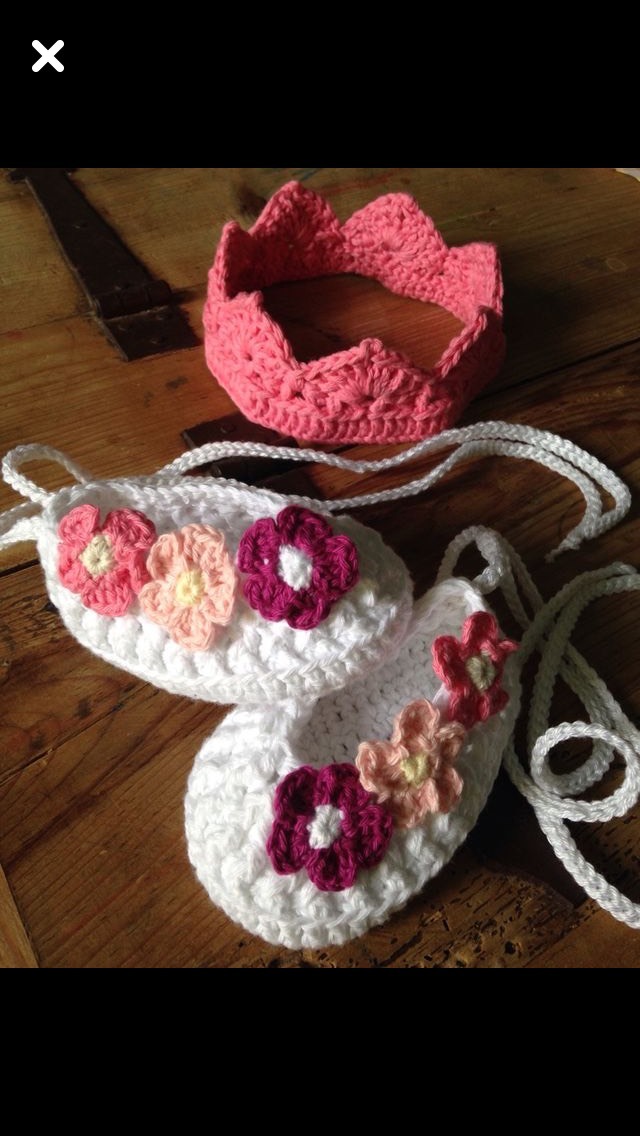 Conjunto Bebe 0/3 Meses Patucos Corona Rosa Blanco Ganchillo Crochet Zapato
