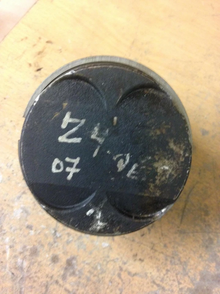 Pistón de gasolina BMW Z4 2.0 E85 E86 E46 código de motor N46B20 2007 solo pistón Foto 2 de 4